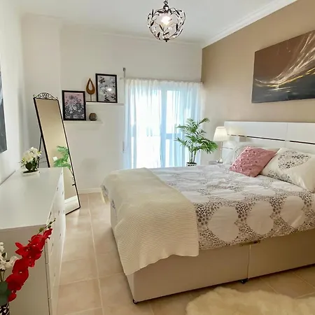 Blue Sky Marina * 拉哥斯